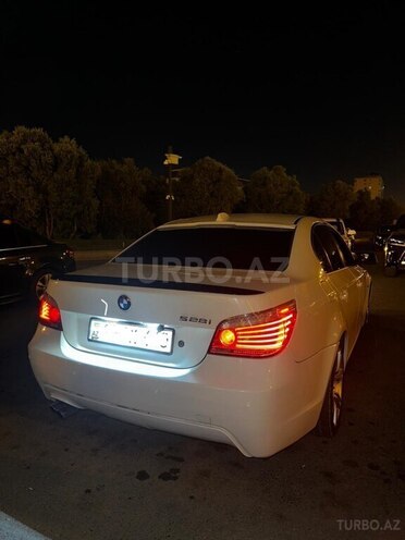 BMW 528-2