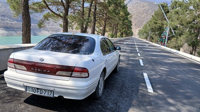 Nissan Maxima-7