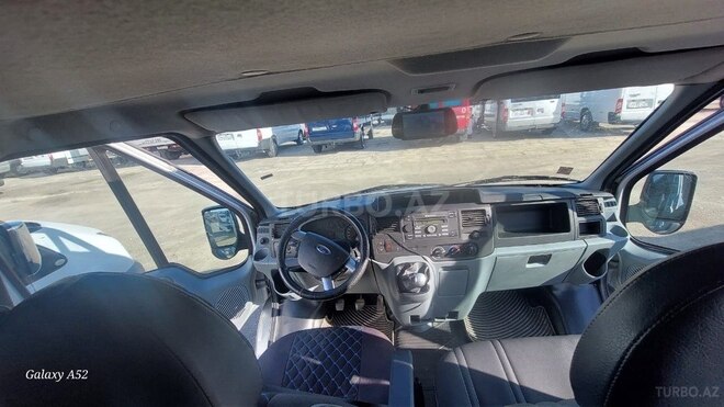 Ford Transit-3