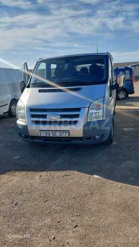 Ford Transit-9