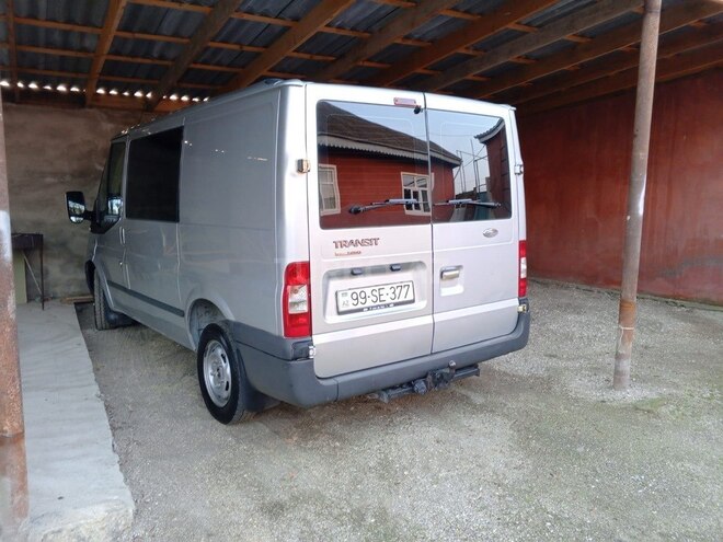 Ford Transit-2