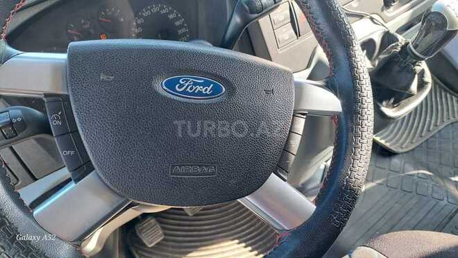 Ford Transit-10