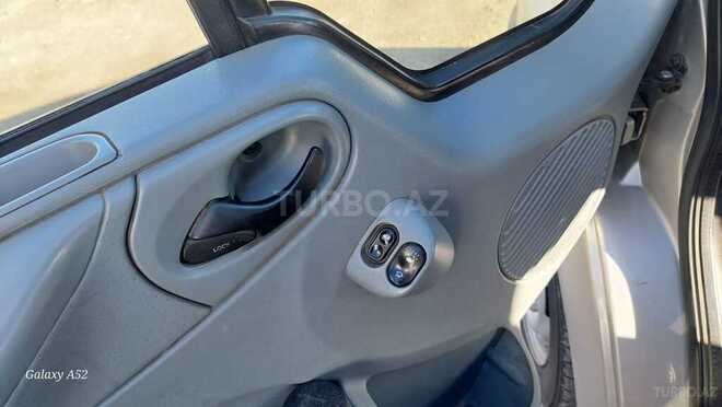 Ford Transit-11