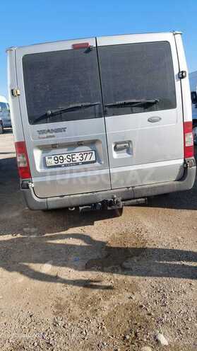 Ford Transit-5