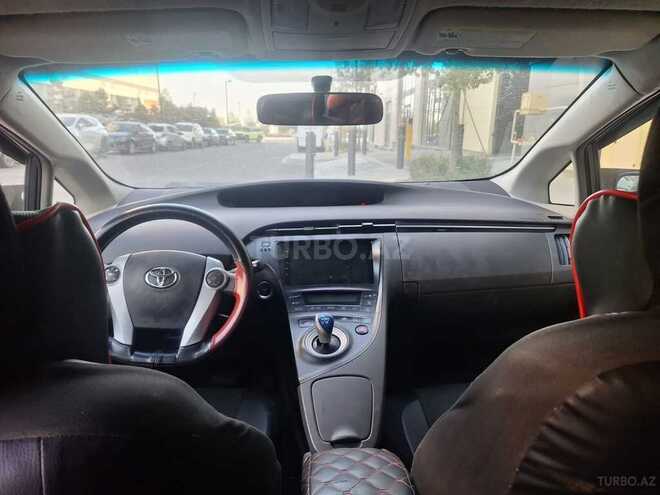 Toyota Prius-3
