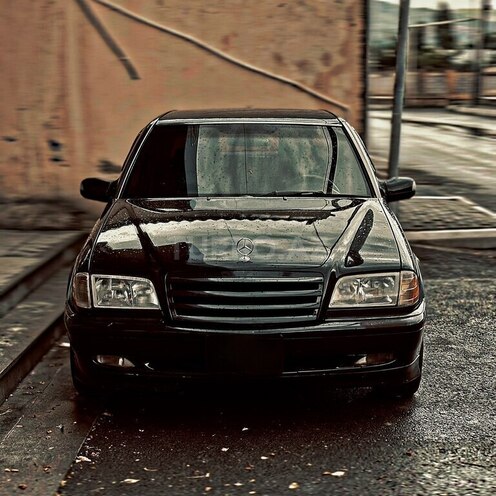 Mercedes C 200-1