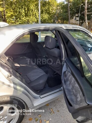 Mercedes E 270 2001, 274,000 km - 2.7 l - Bakı