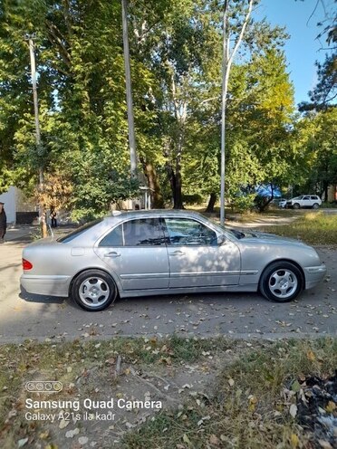 Mercedes E 270 2001, 274,000 km - 2.7 l - Bakı