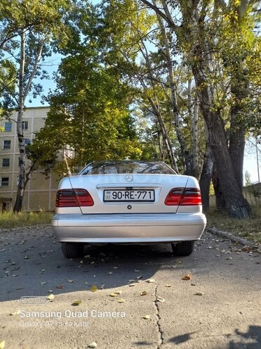 Mercedes E 270 2001, 274,000 km - 2.7 l - Bakı