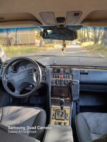 Mercedes E 270 2001, 274,000 km - 2.7 l - Bakı