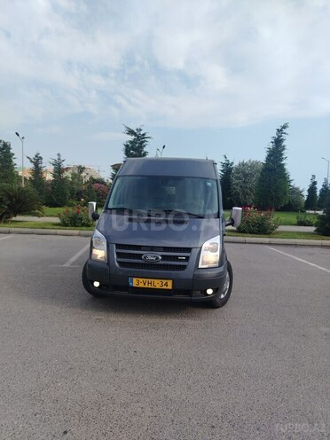 Ford Transit-3
