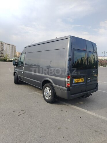 Ford Transit-6