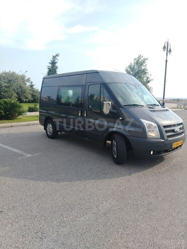 Ford Transit-9