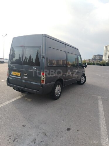 Ford Transit-8