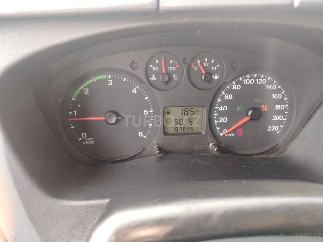 Ford Transit-13