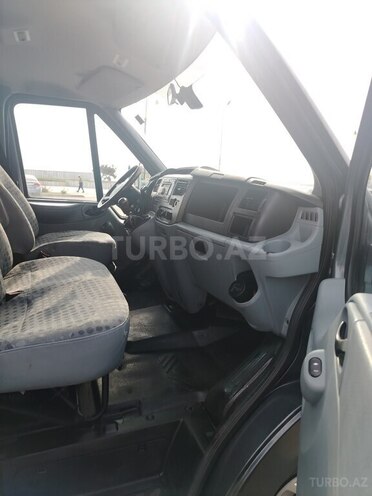 Ford Transit-14