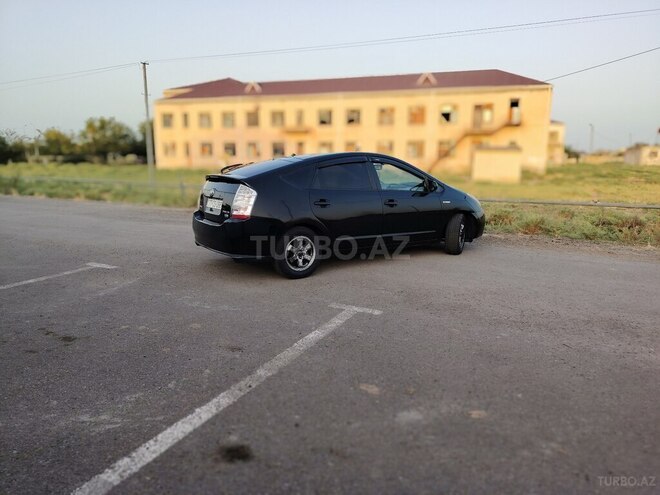 Toyota Prius-4