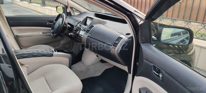 Toyota Prius-14