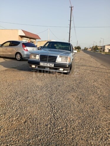 Mercedes E 250 1993, 551,298 km - 2.5 l - Neftçala