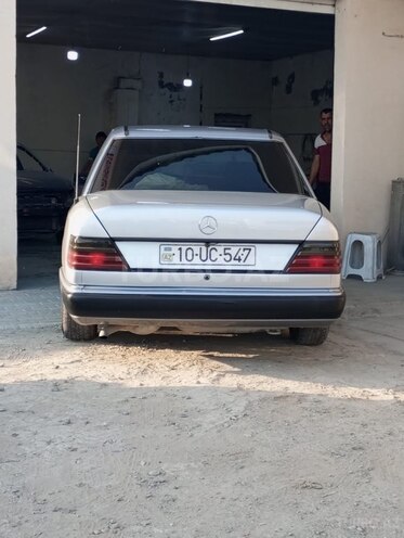 Mercedes E 250 1993, 551,298 km - 2.5 l - Neftçala