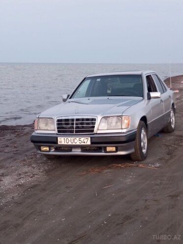 Mercedes E 250 1993, 551,298 km - 2.5 l - Neftçala