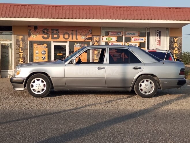 Mercedes E 250 1993, 551,298 km - 2.5 l - Neftçala
