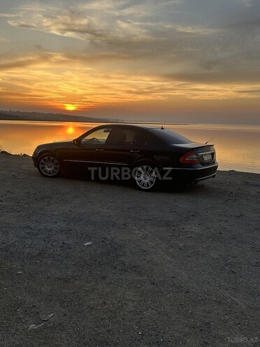Mercedes E 200-8
