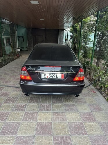 Mercedes E 200-2