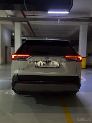 Toyota RAV4-5