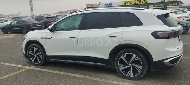 Volkswagen ID.6 Crozz-10