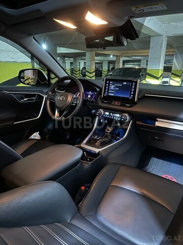 Toyota RAV4-12