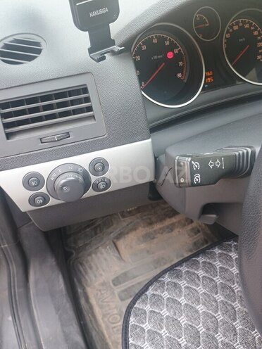 Opel Astra-10