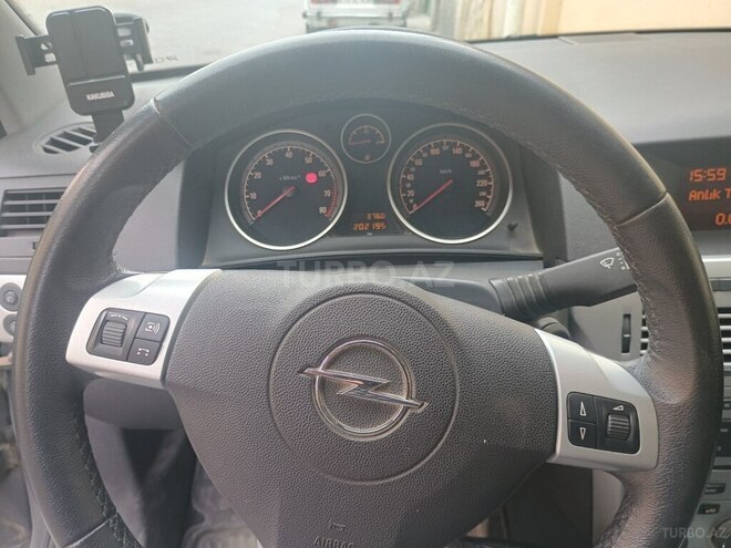 Opel Astra-11