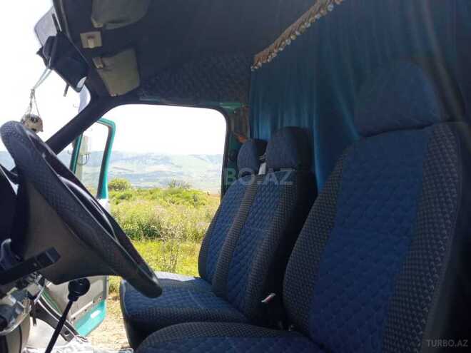 Ford Transit-8