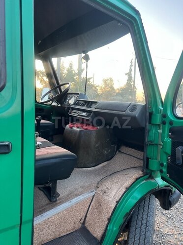 Mercedes 208 D 1993, 254,000 km - 2.4 л - Sabirabad