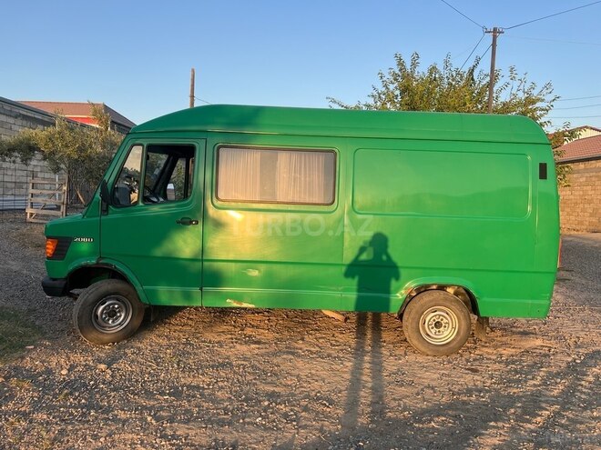 Mercedes 208 D 1993, 254,000 km - 2.4 л - Sabirabad
