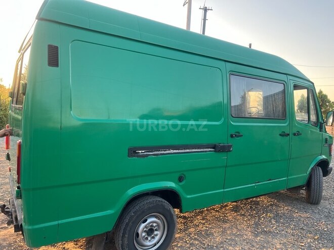 Mercedes 208 D 1993, 254,000 km - 2.4 л - Sabirabad