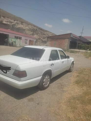 Mercedes E 250 1995, 650,000 km - 2.5 л - Füzuli