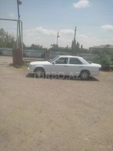 Mercedes E 250 1995, 650,000 km - 2.5 л - Füzuli
