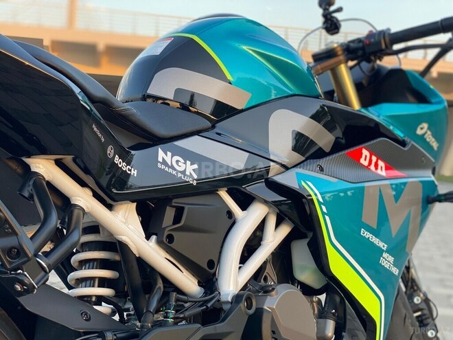 CFMOTO 250 SR-4