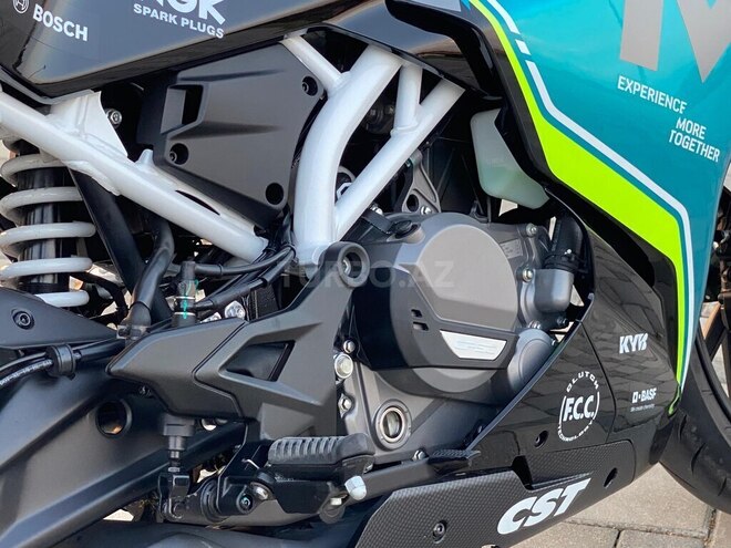 CFMOTO 250 SR-9