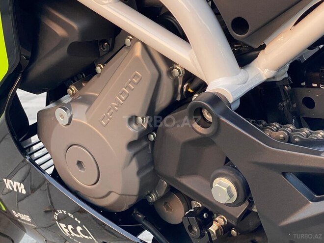 CFMOTO 250 SR-10