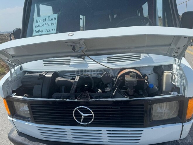 Mercedes 208 D-16