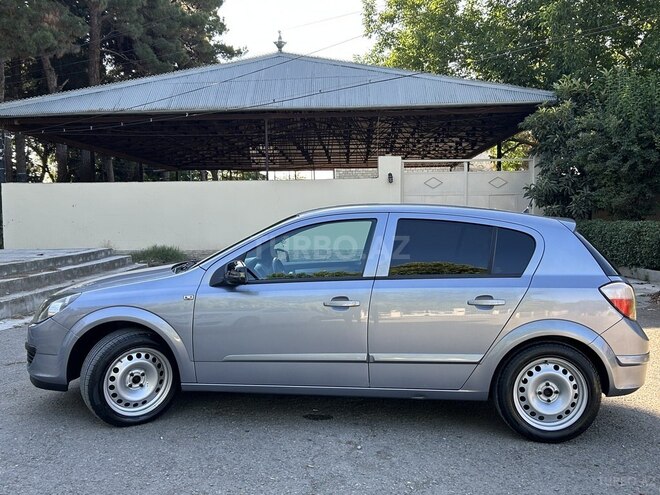Opel Astra 2007, 200,000 km - 1.4 l - Gəncə