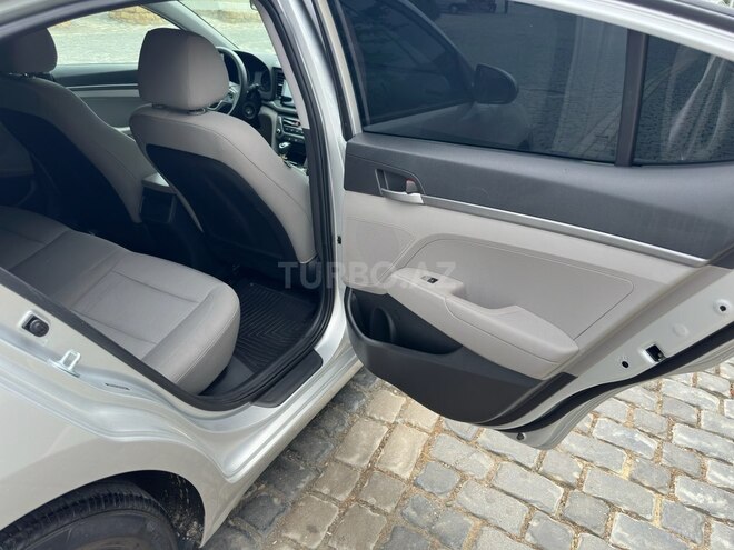 Hyundai Elantra 2017, 130,000 km - 2.0 l - Bakı