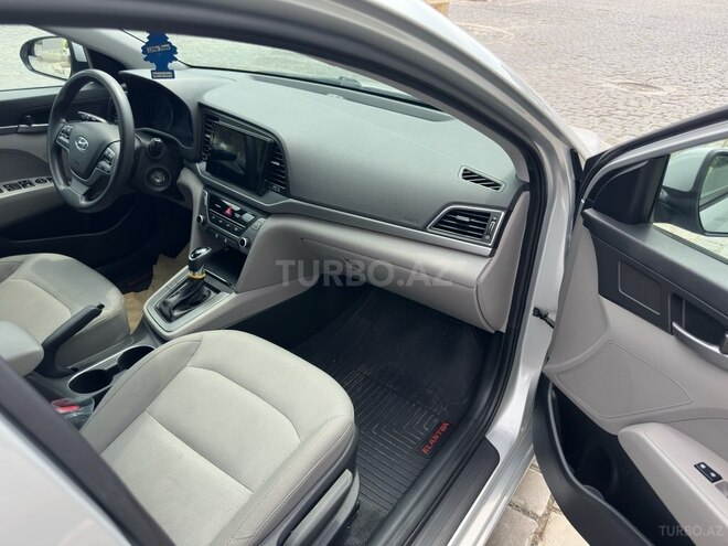 Hyundai Elantra 2017, 130,000 km - 2.0 l - Bakı