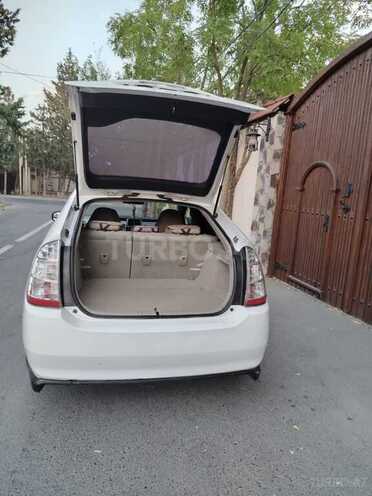 Toyota Prius-8