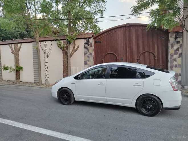 Toyota Prius-4