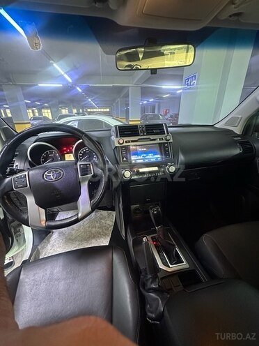 Toyota Land Cruiser Prado-3