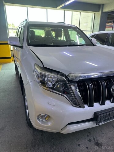 Toyota Land Cruiser Prado-4